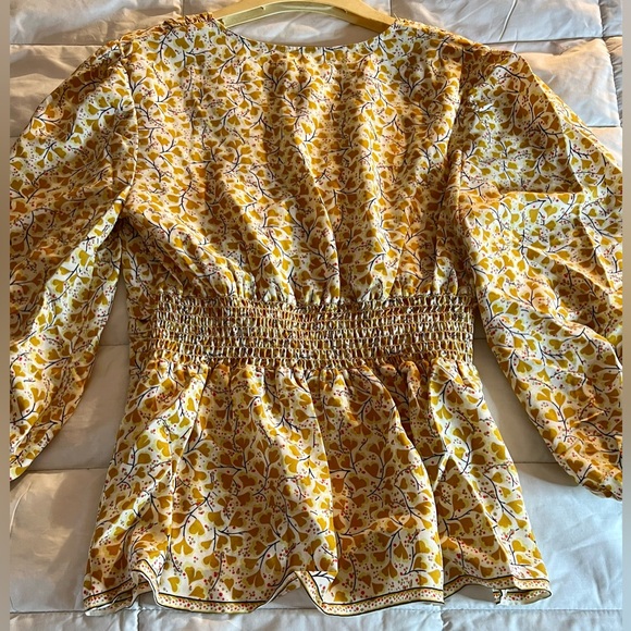 NWT Max Studio MUST HAVE! Fitted to accentuate curves, and very flattering. - Picture 4 of 9